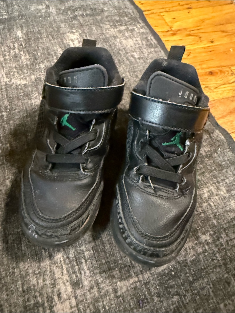 Jordan Kids Black Sneakers with Green Jumpman